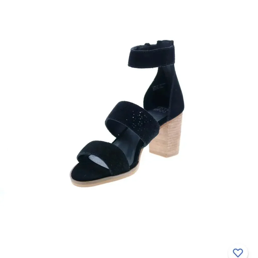FRYE NWT WOMENS BRYN PERF SANDALS.
